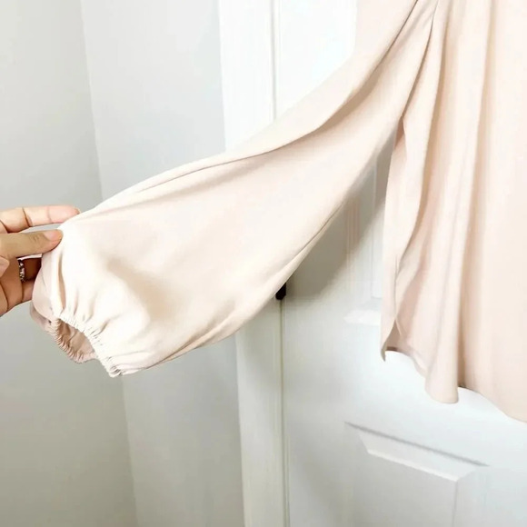 BCBGMAXAZRIA Blush Pink‎ Taupe Size S Strappy Cold Shoulder Blouse - Picture 5 of 6